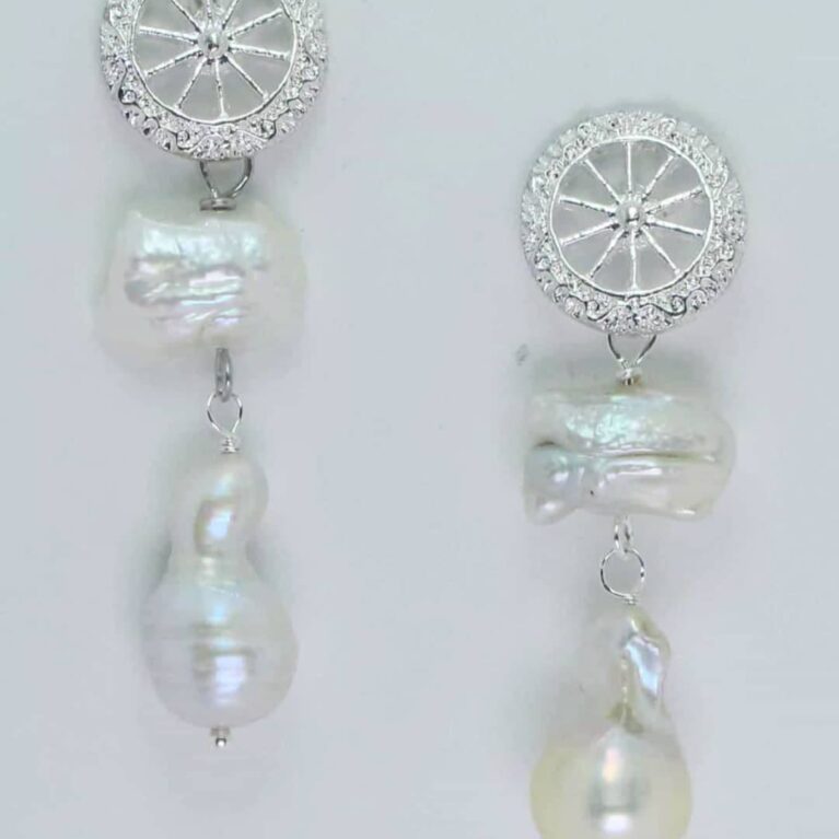 Earrings with baroque and keshi pearls