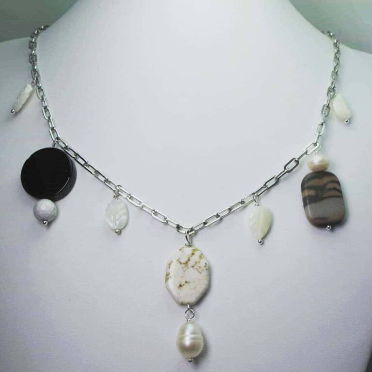 Chain necklace with jasper, howlite, onyx, mother of pearl and freshwater pearls