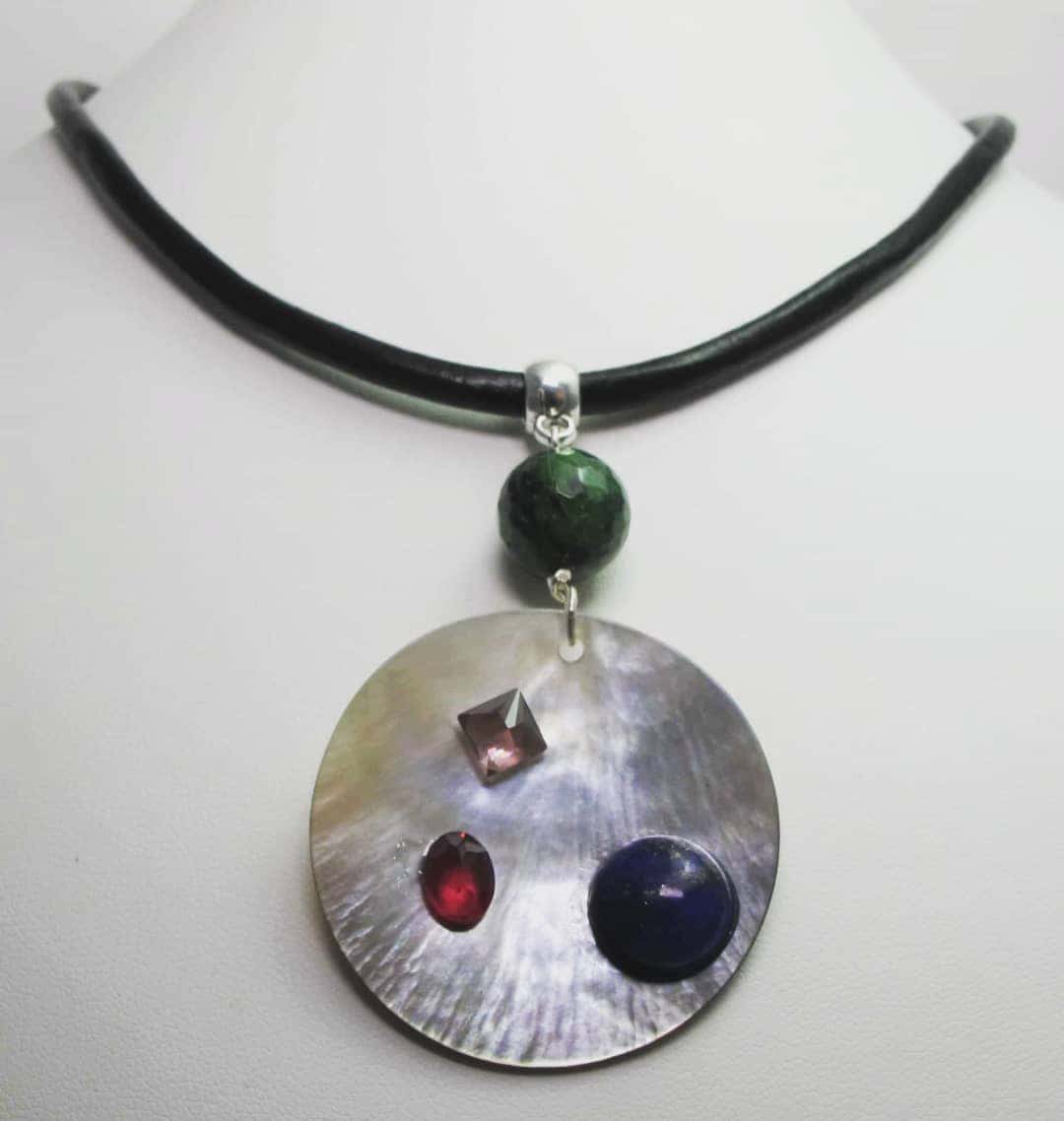 Black leather necklace with Tahiti mother of pearl, rubyzoisite, lapis lazuli and Swarovski crystal