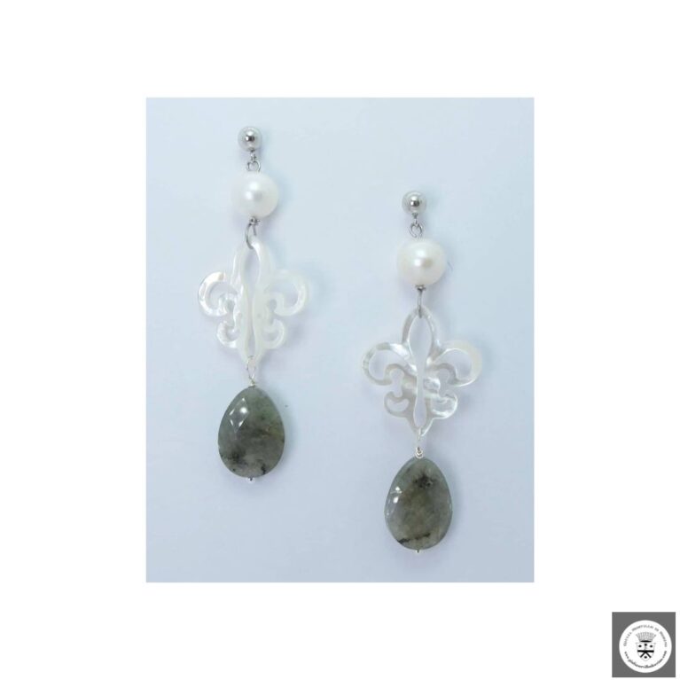 Orecchini in argento con perle, Giglio Fiorentino di madreperla incisa e labradorite
