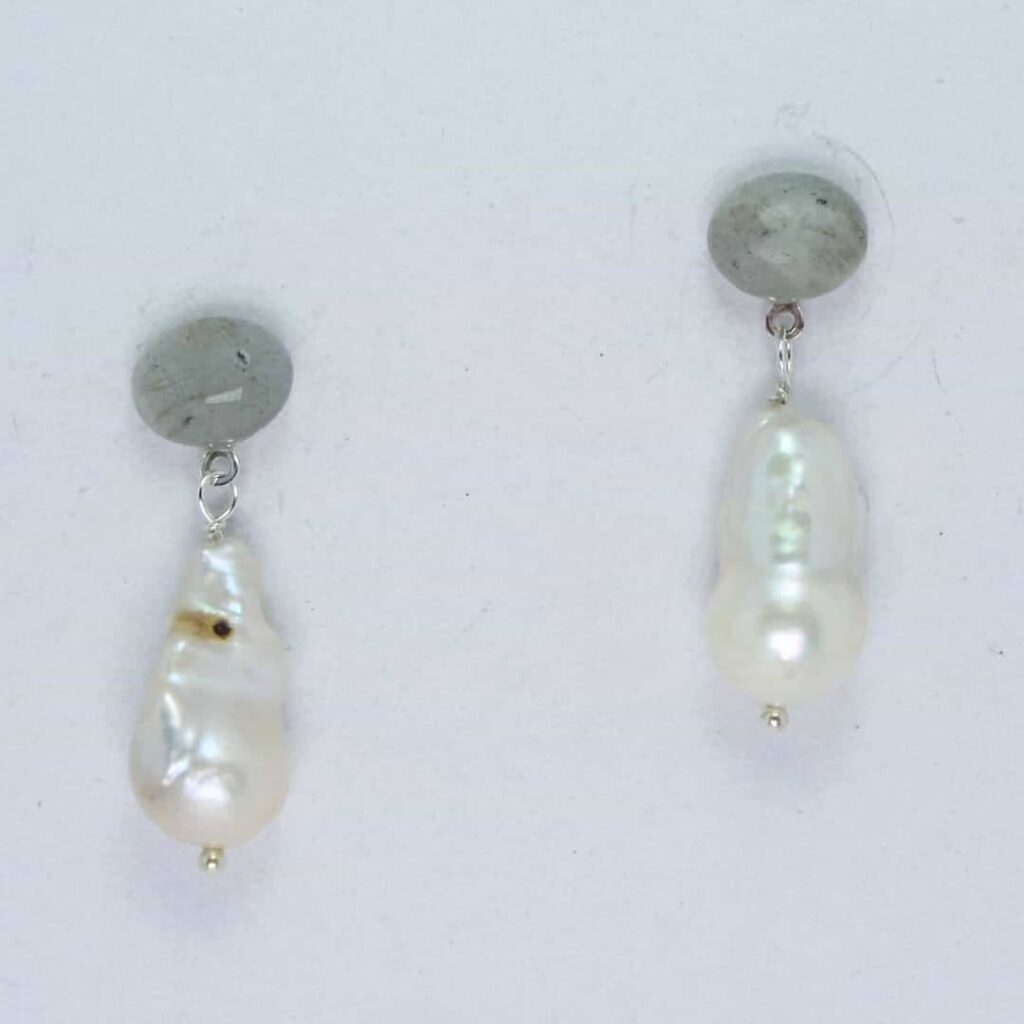 Earrings with cabochon oval labradorite and baroque pearls