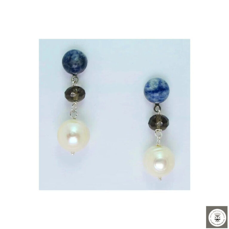 Orecchini con sodalite cabochon, quarzo fumè e perle barocche
