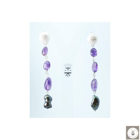 Orecchini in ottone rodiato con ametiste e perle keshi grigie