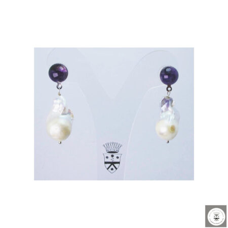 Orecchini con ametista cabochon e perle di fiume grandi