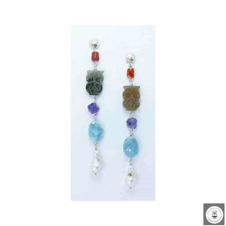 Orecchini con corallo, agata, ametista, acquamarina e perle