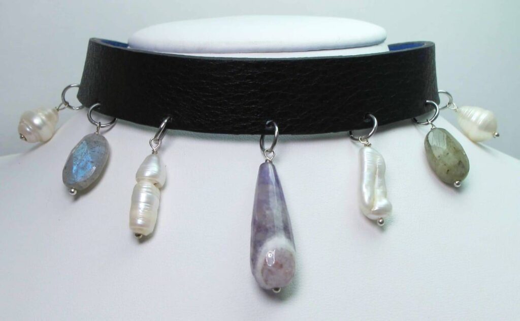 Double face genuine leather choker with amethyst, biwa pearls and labradorite
