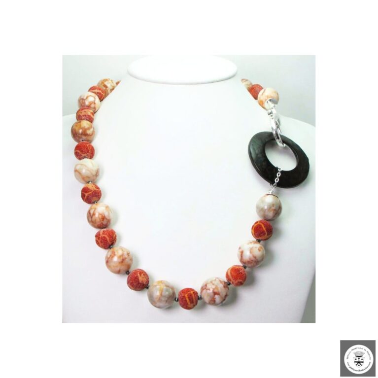 Girocollo con madrepora di corallo, diaspro crazy, hematite e chiusura in ebano