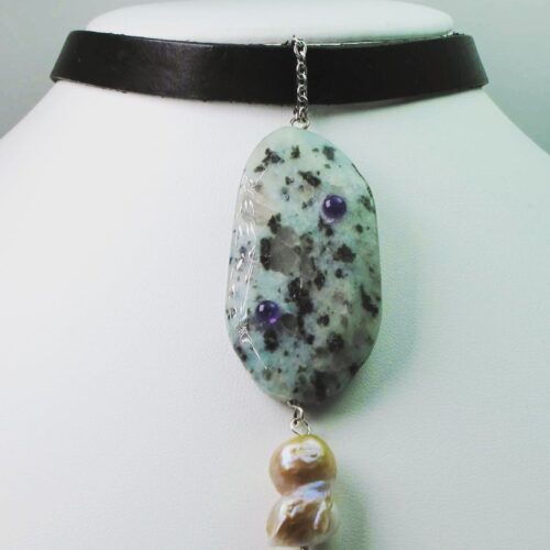 Black leather choker with baroque pearl, green jasper and cabochon amethyst