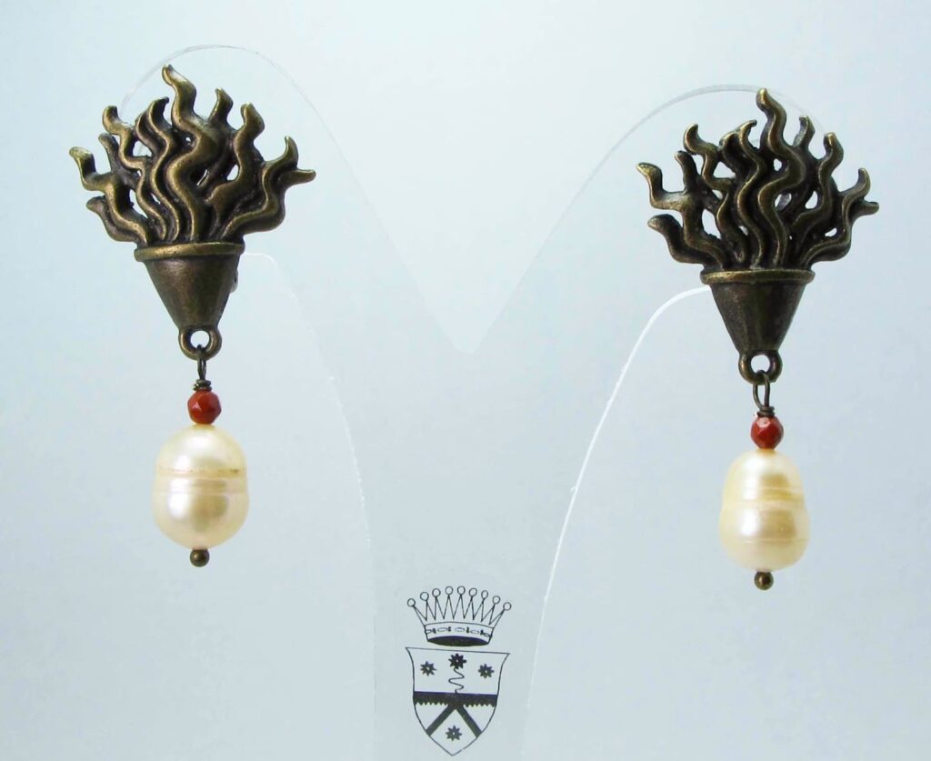 Clip on earrings with baroque freshwater pearls and red jasper