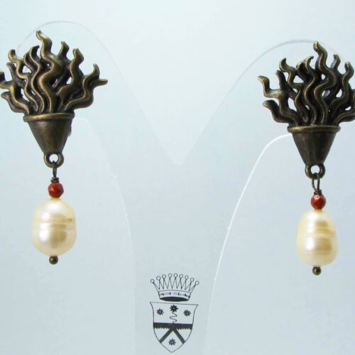 Clip on earrings with baroque freshwater pearls and red jasper