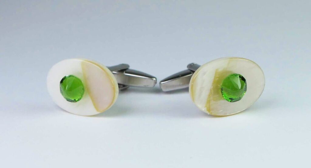 Oval mother of pearl cufflinks with Swarovski crystal
