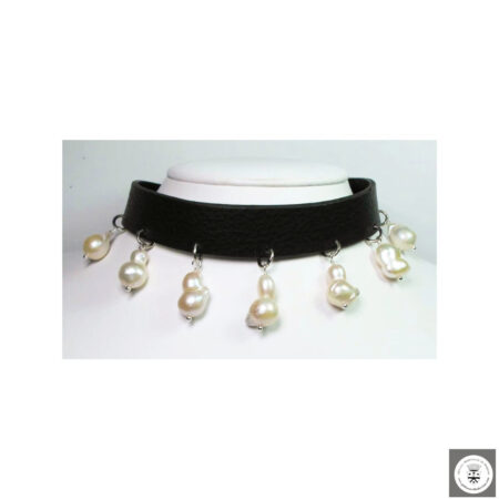 Girocollo in vera pelle nera con perle barocche