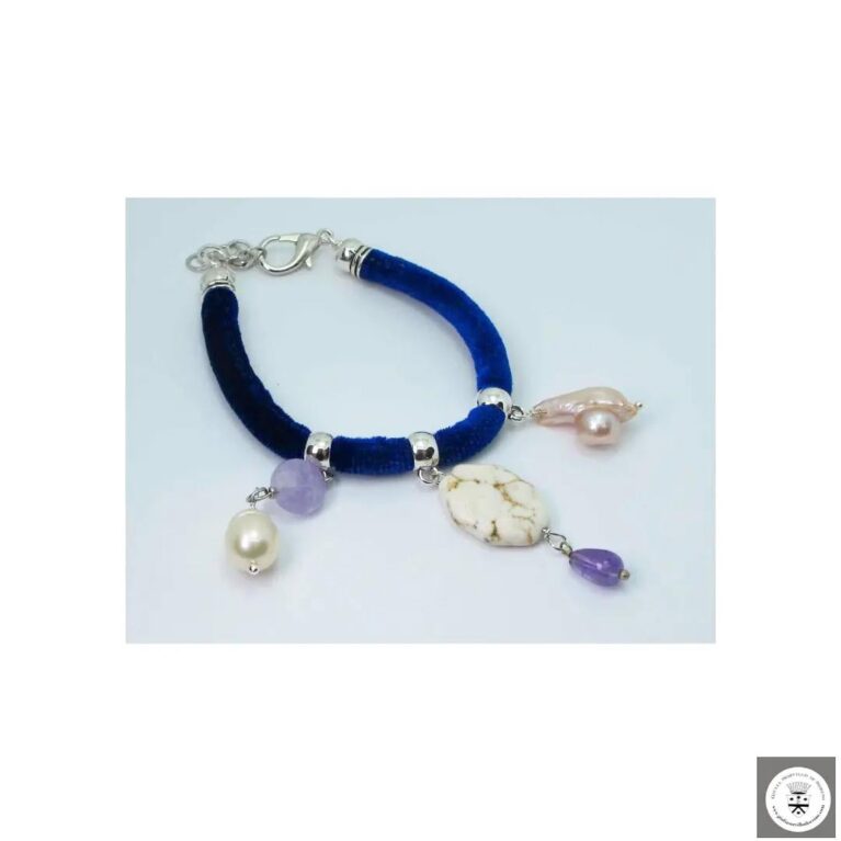Bracciale in velluto blu elettrico con perle barocche, diaspro e ametista