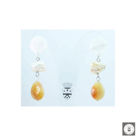 Orecchini a conchiglia di madreperla con perle keshi e goccia di amazzonite sfaccettata