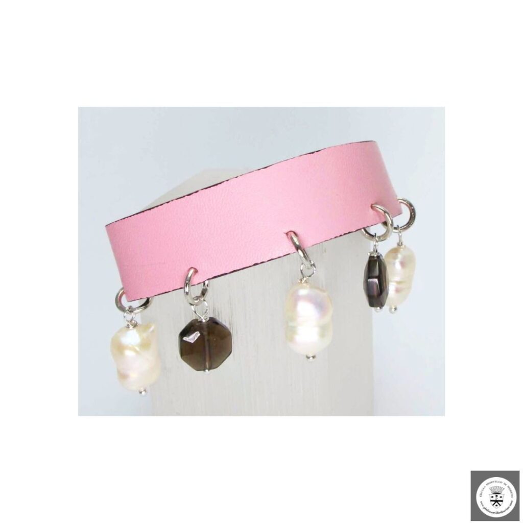 Double face genuine leather choker and bracelet with with mother of pearl, baroque pearls and smoky quartz