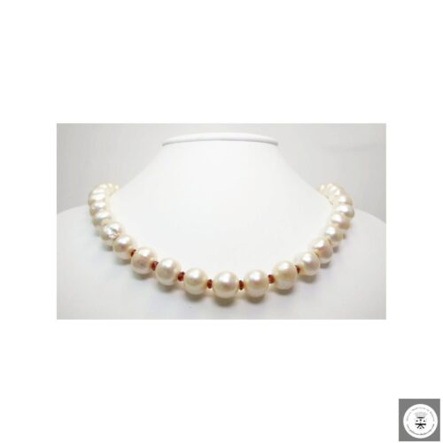 Necklace with pearls and rhodolite garnet