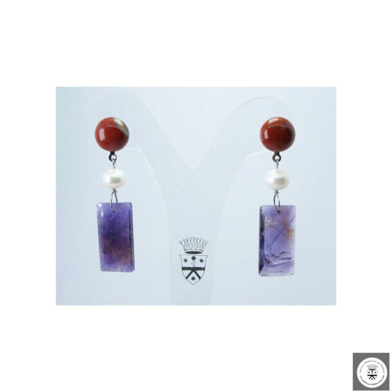 Orecchini con diaspro rosso cabochon, perle di fiume e ametista