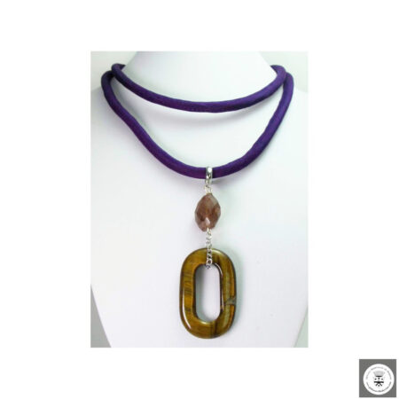 Collana lunga in seta pura viola con ametista, corallo rosso e occhio di tigre