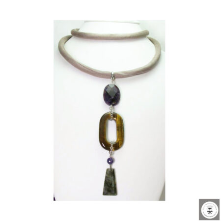 Collana lunga in seta pura di Jaipur color tortora con occhio di tigre, ametista e labradorite