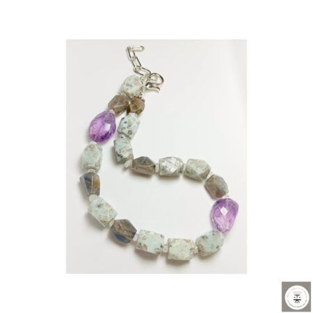 Collana con diaspro kiwi, labradorite, ametista e pietra di luna
