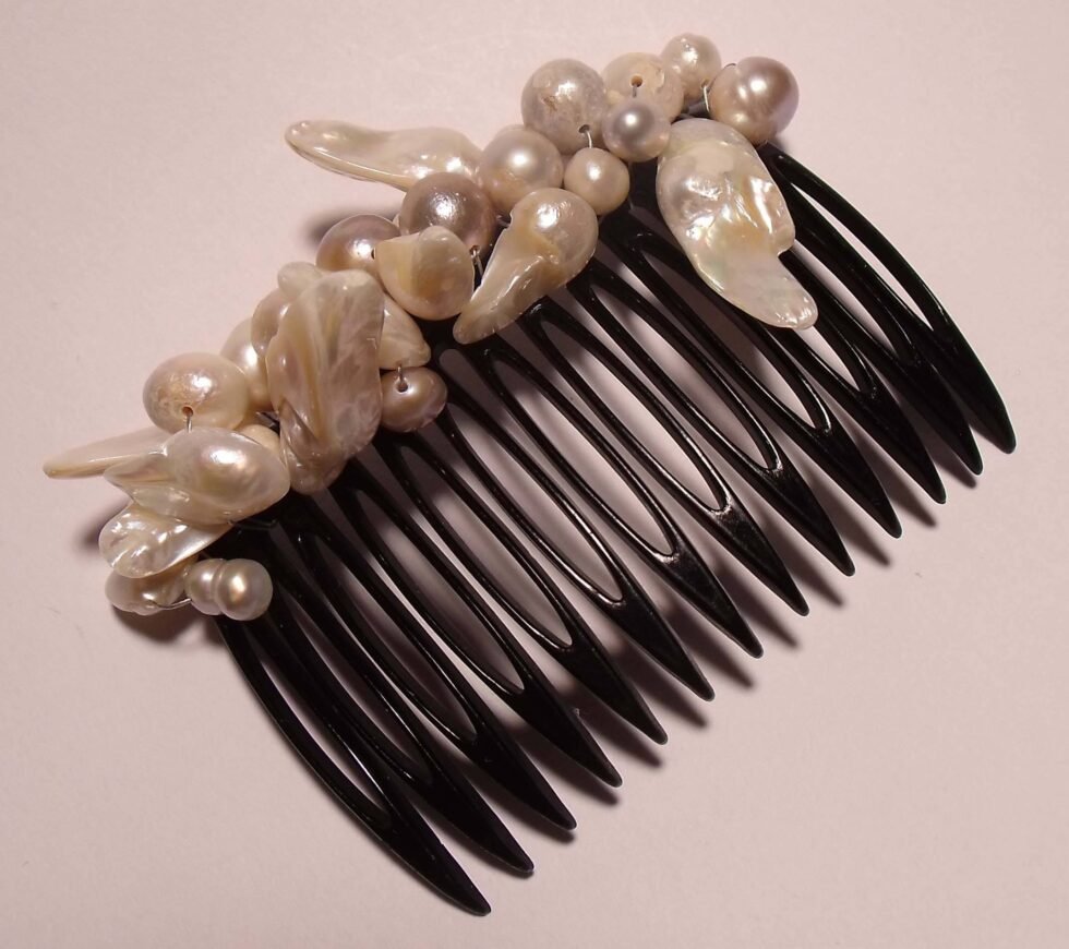Wedding clip with baroque pearls