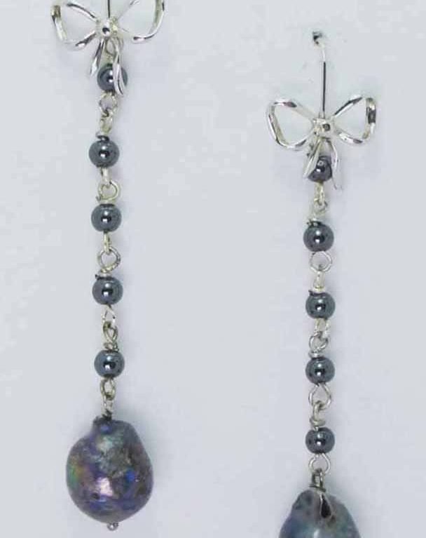 Silver earrings with grey pearls and hematite