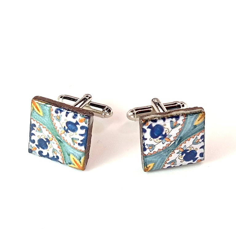 Gemelli con lapilli di lava smaltati (design melograno)