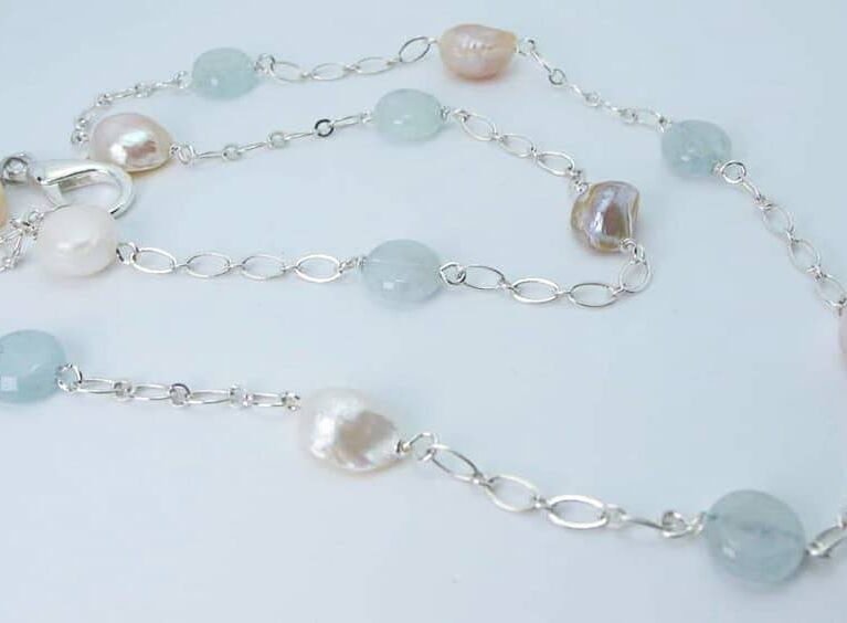 Necklace with baroque pearls and aquamarine