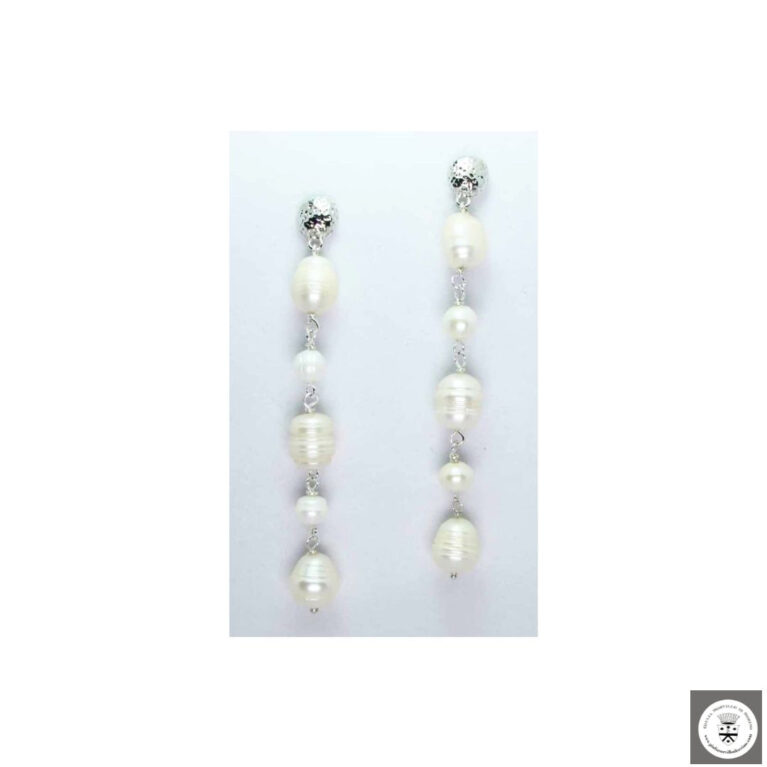 Orecchini lunghi con perle di fiume barocche bianche