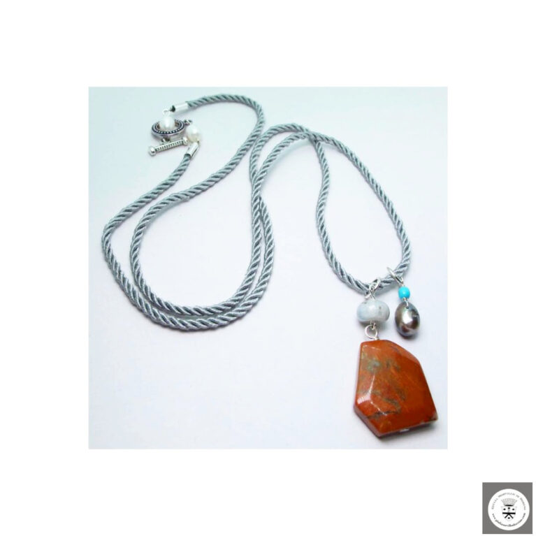 Collana in seta grigia con diaspro, acquamarina, turchese e perla peacock