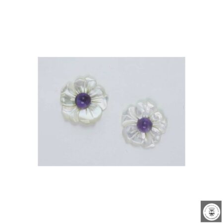 Orecchini fiore di madreperla Tahiti bianca incisa e ametista cabochon