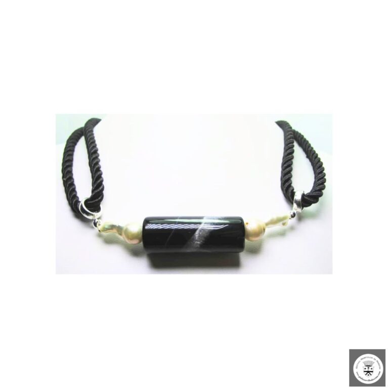 Collana in seta nera con onice e perle barocche