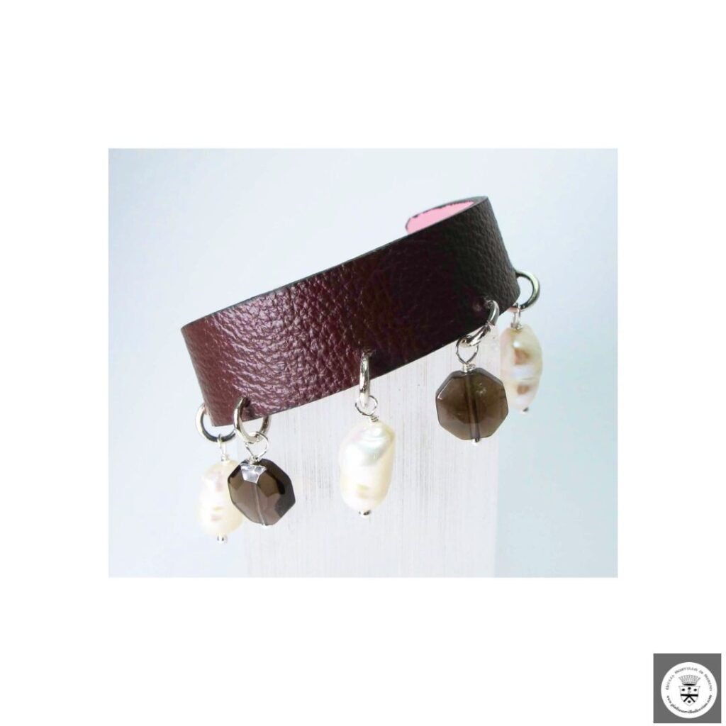 Double face genuine leather choker and bracelet with with mother of pearl, baroque pearls and smoky quartz