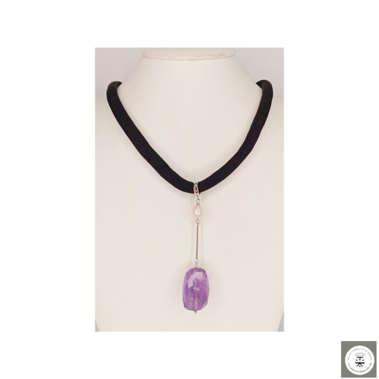 Collana con ametista lavanda e perla di fiume barocca